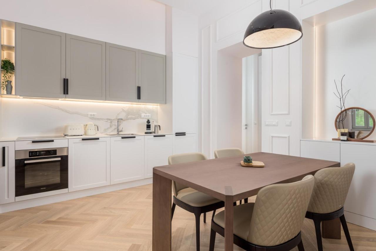 Plaza Apartments Opatija Luaran gambar