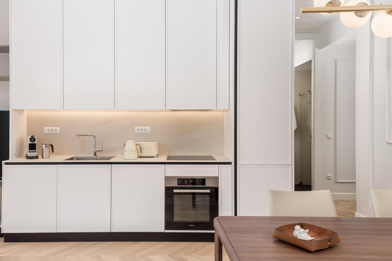 Plaza Apartments Opatija Luaran gambar