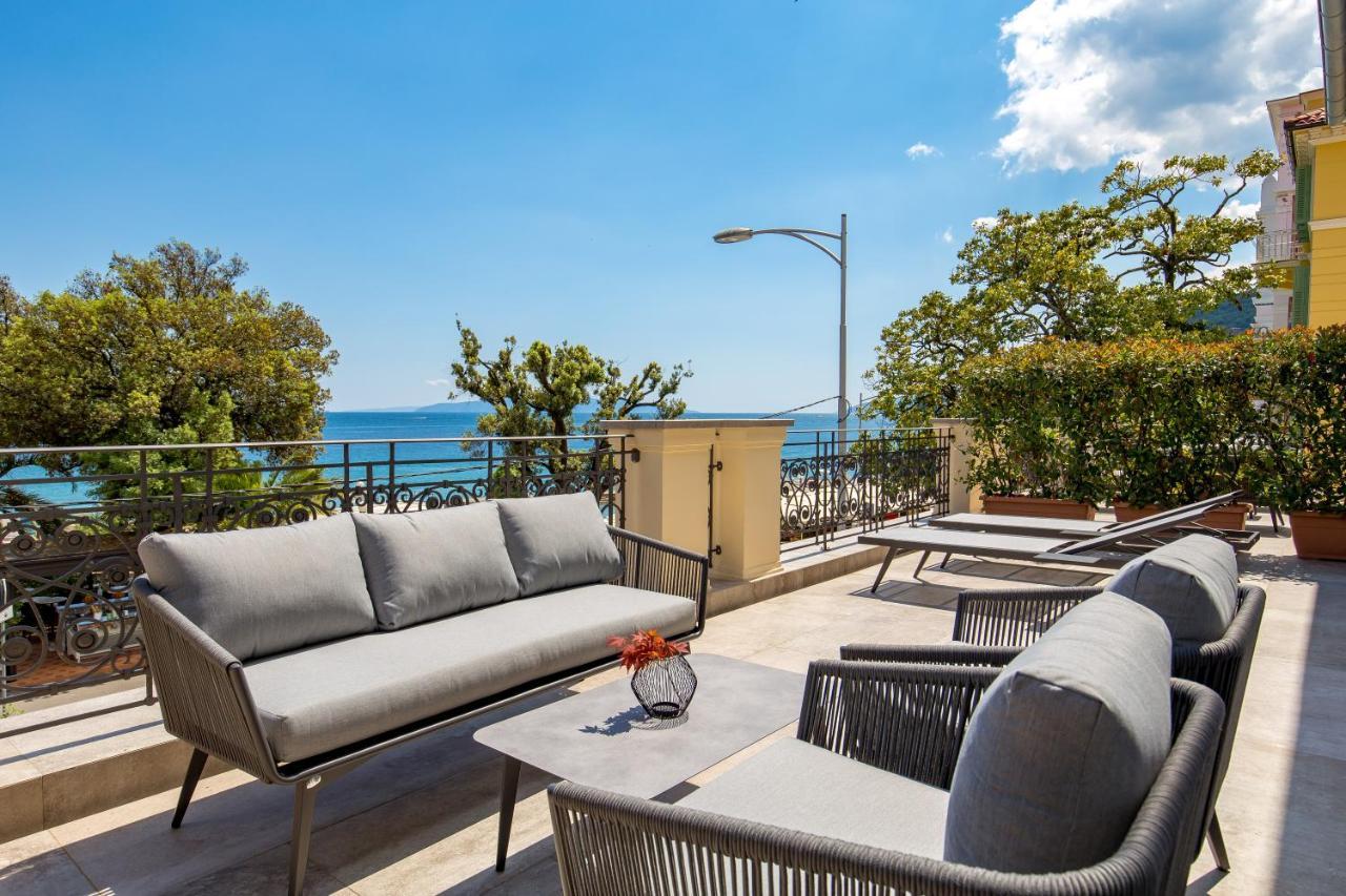 Plaza Apartments Opatija Luaran gambar