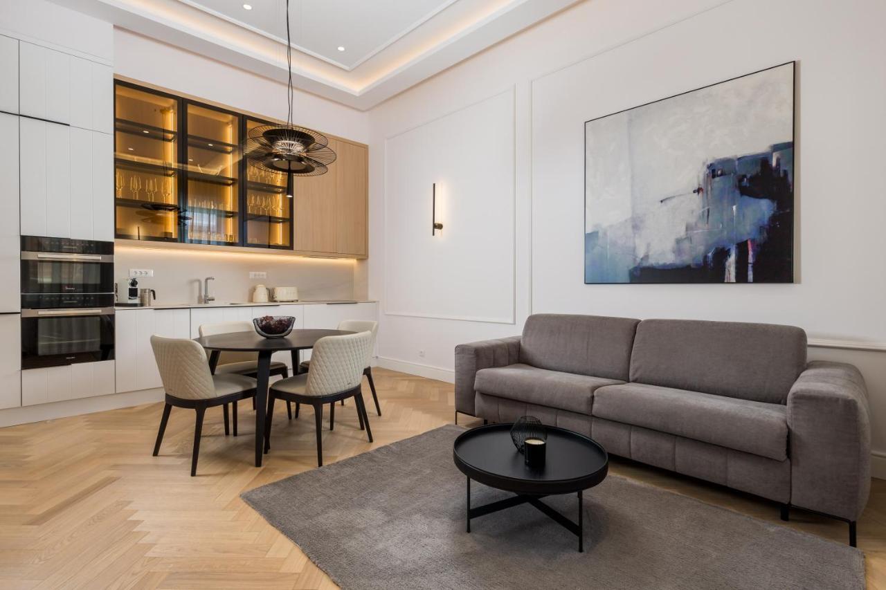 Plaza Apartments Opatija Luaran gambar