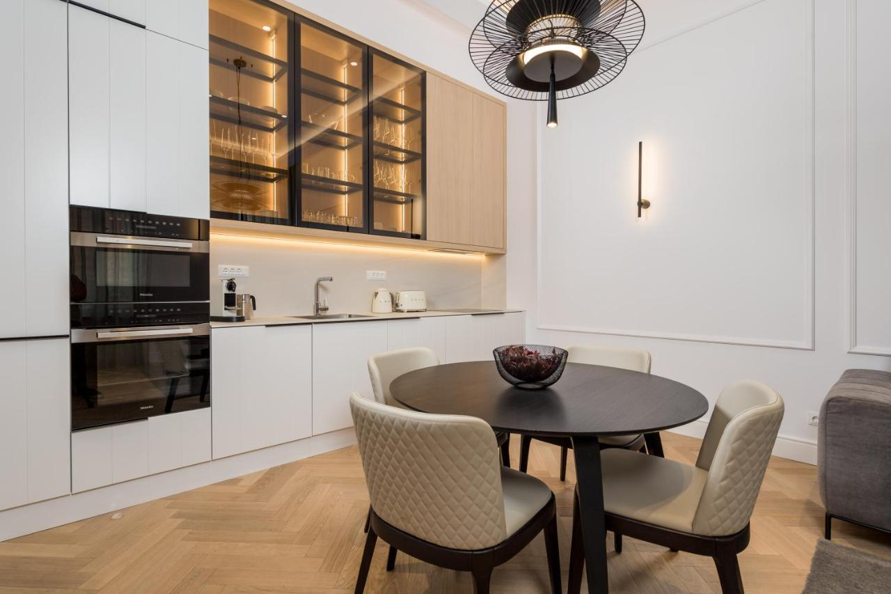 Plaza Apartments Opatija Luaran gambar